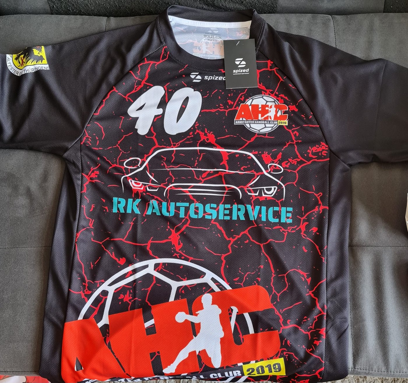 Von RK Autoservice gesponsertes Trikot des Arnstädter Handball Club